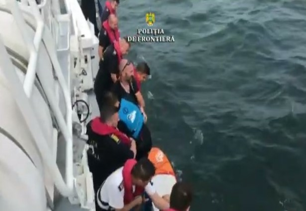 VIDEO Operațiune de  salvare pe mare. Șapte turiști aflați în pericol