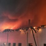 Incendiu uriaș la o fabrică de pâine. Zeci de pompieri au ajuns la fața locului