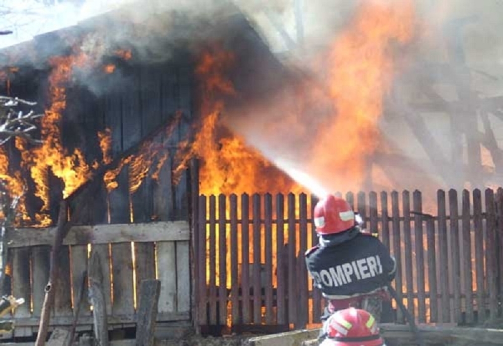 Incendiu la o casă de locuit din Uliești