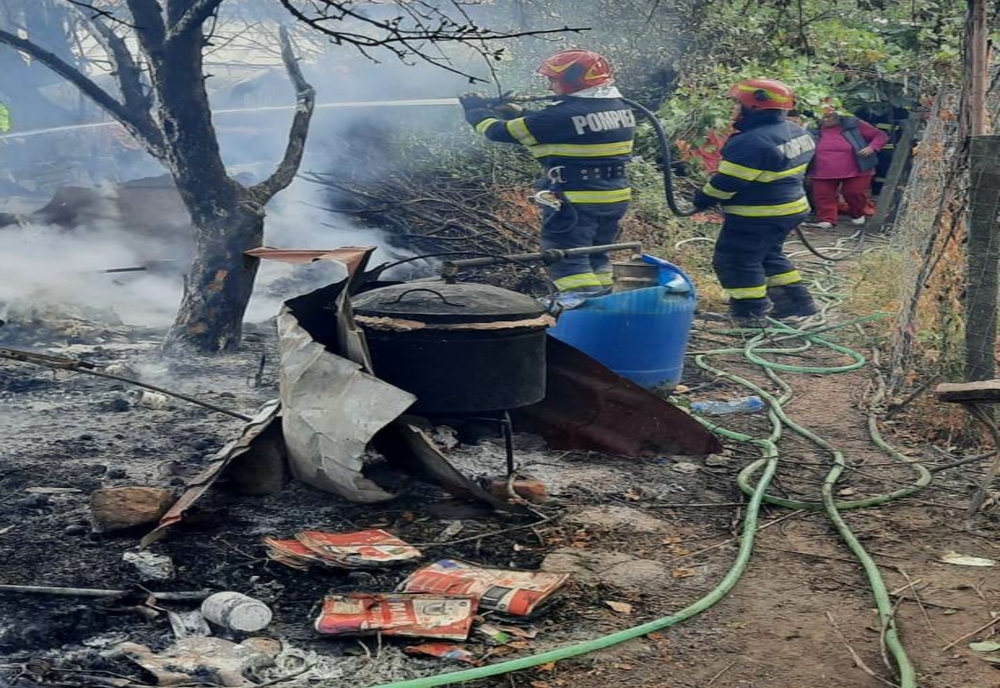 Incendiu într-o comună din Olt. Focul a plecat de la un cazan cu ţuică