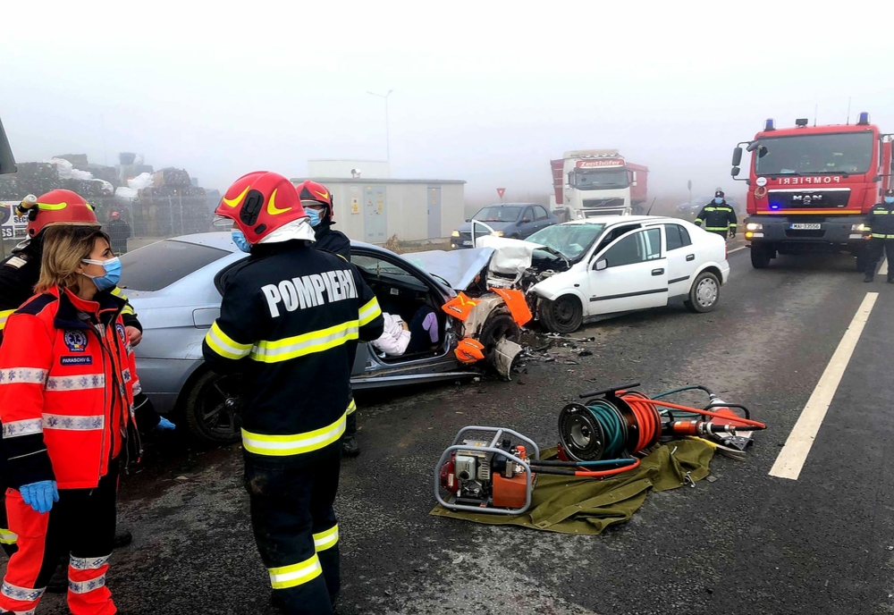 FOTO Accident TERIBIL. Două mașini făcute praf, un mort si trei răniți