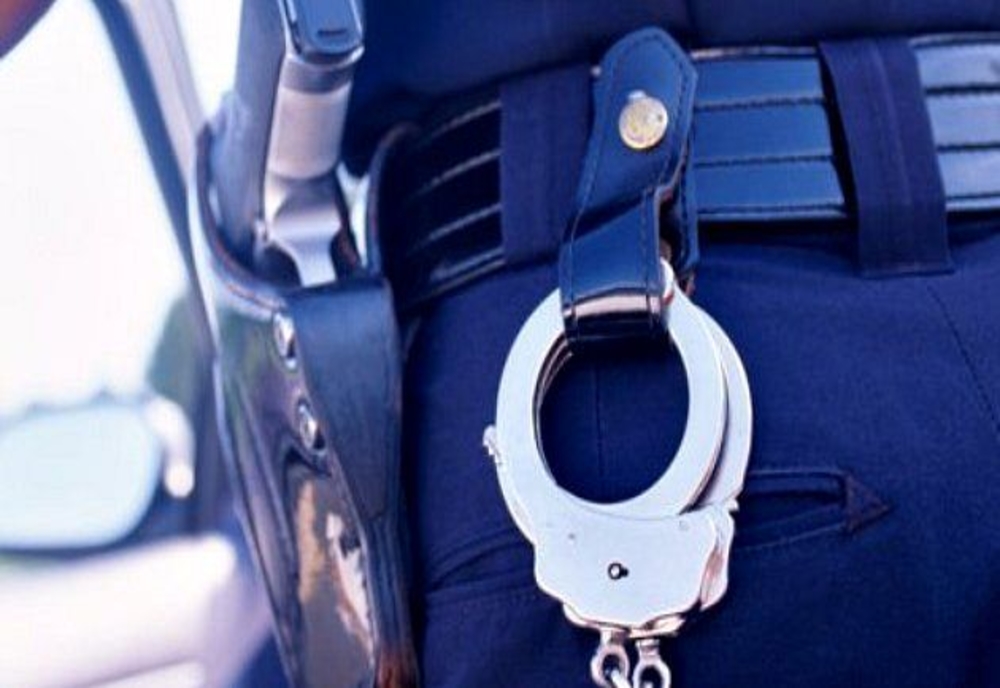 Reținut de polițiști după ce a tâlhărit o angajată a unei săli de jocuri 