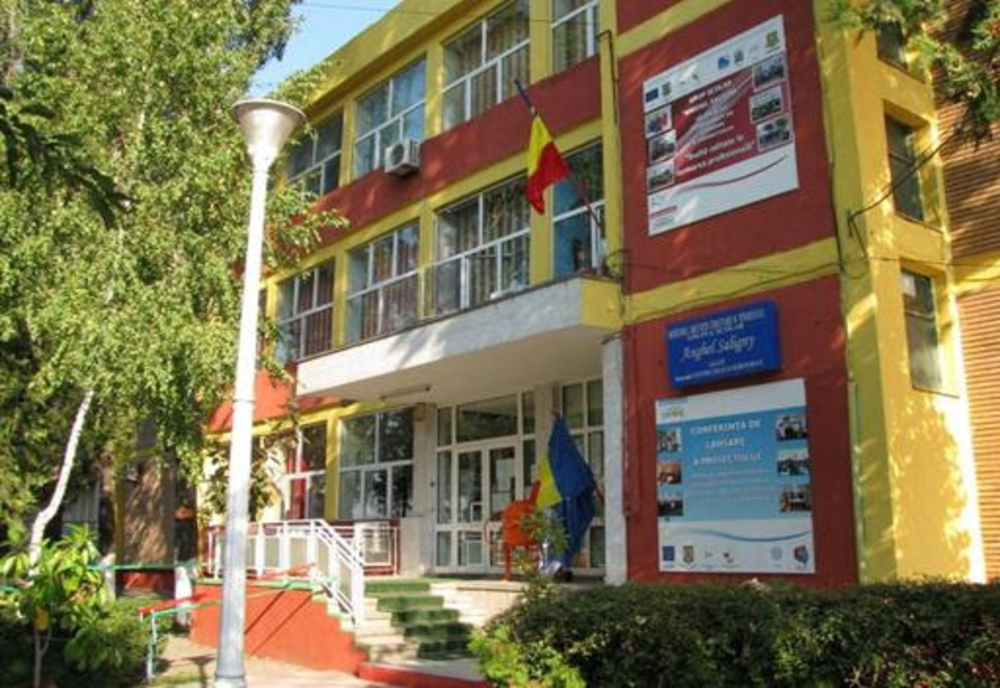 Câte unități de învățământ din județul Brăila vor relua cursurile în online?