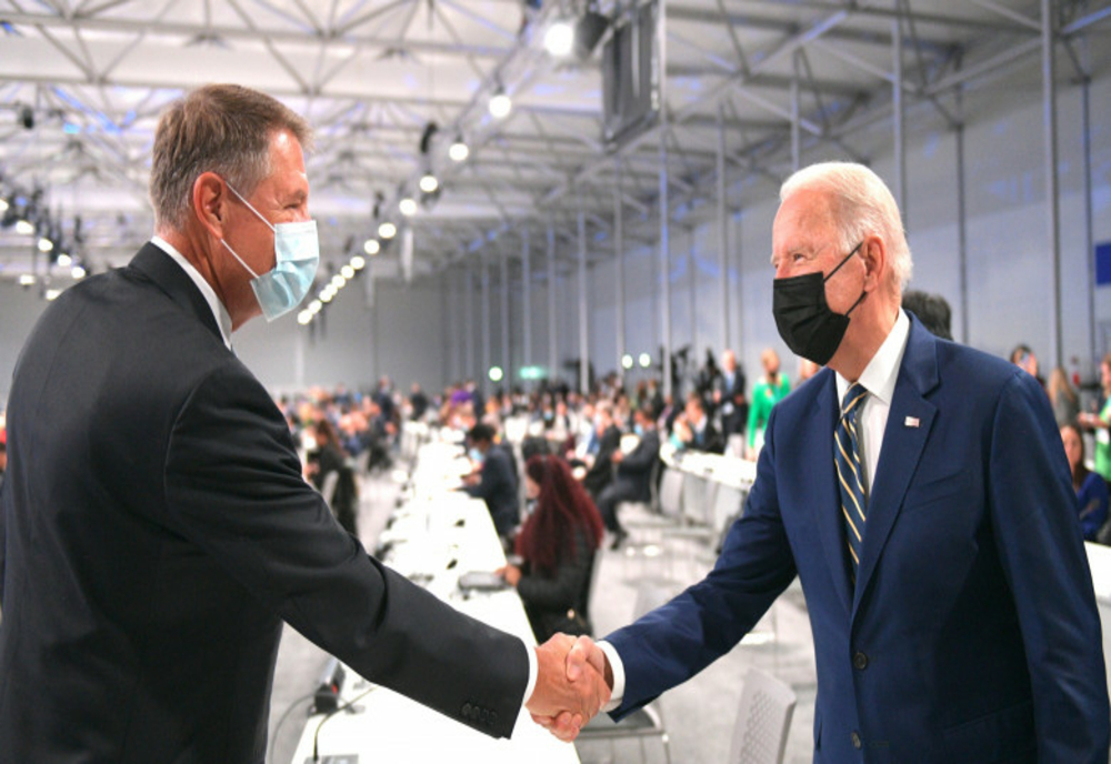 Foto: Klaus Iohannis s-a întâlnit cu Joe Biden la summit-ul COP26 pentru climă