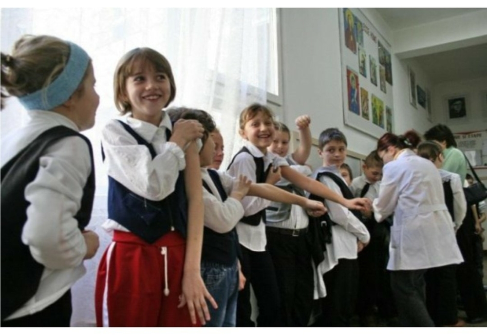 Peste 300 000 de elevi din România s-au vaccinat anti-Covid. Cîmpeanu: Asta înseamnă peste 25% din numărul elevilor eligibili pentru vaccinare