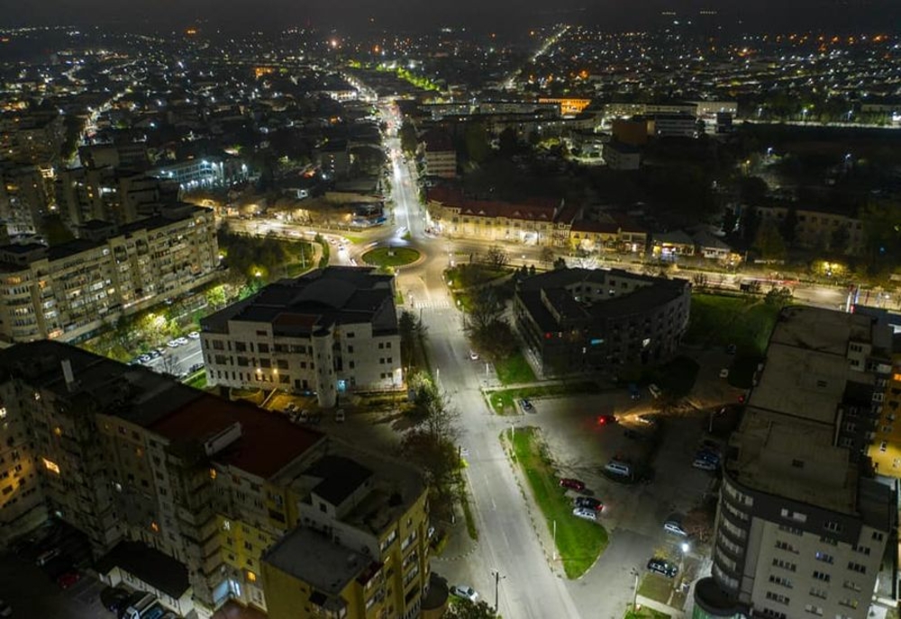 Mii de becuri cu LED montate pe străzile din municipiul Giurgiu