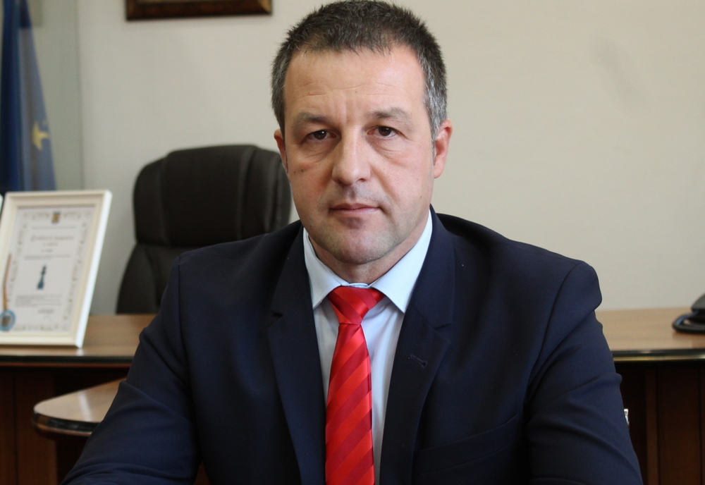Primarul Marian Dragomir nu vrea ca testele de salivă să fie făcute în școli