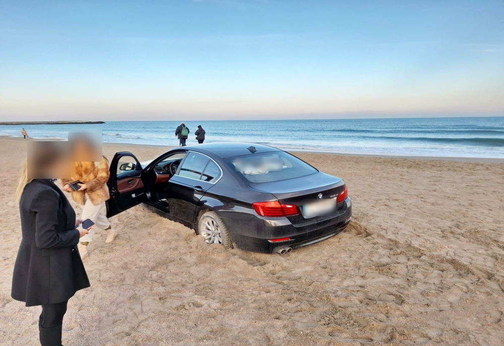 FOTO Teribilism pe plajă, Șoferiță amendată cu peste 10000 de lei