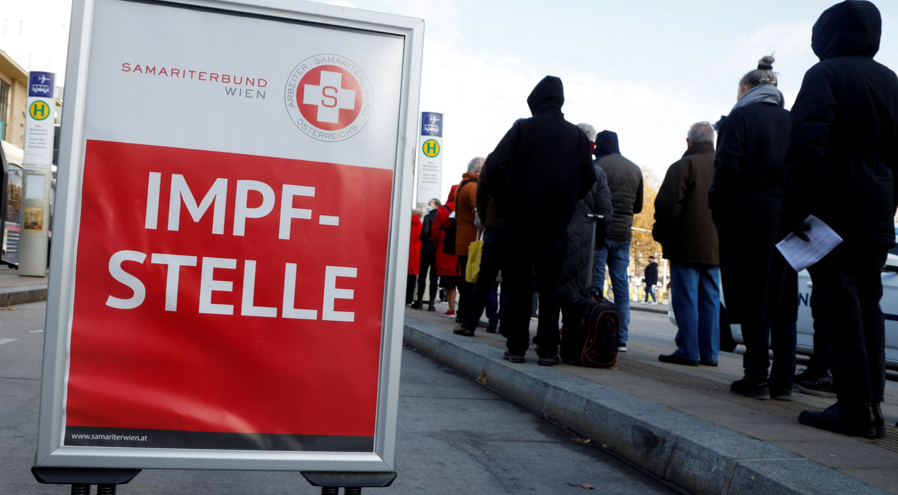 Austria, prima țară din UE care impune vaccinarea obligatorie a tuturor cetățenilor săi