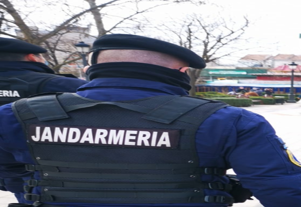 Jandarmii tulceni, la datorie în  minivacanța prilejuită de Sărbătoarea Sfântului Andrei și de Ziua Națională a României