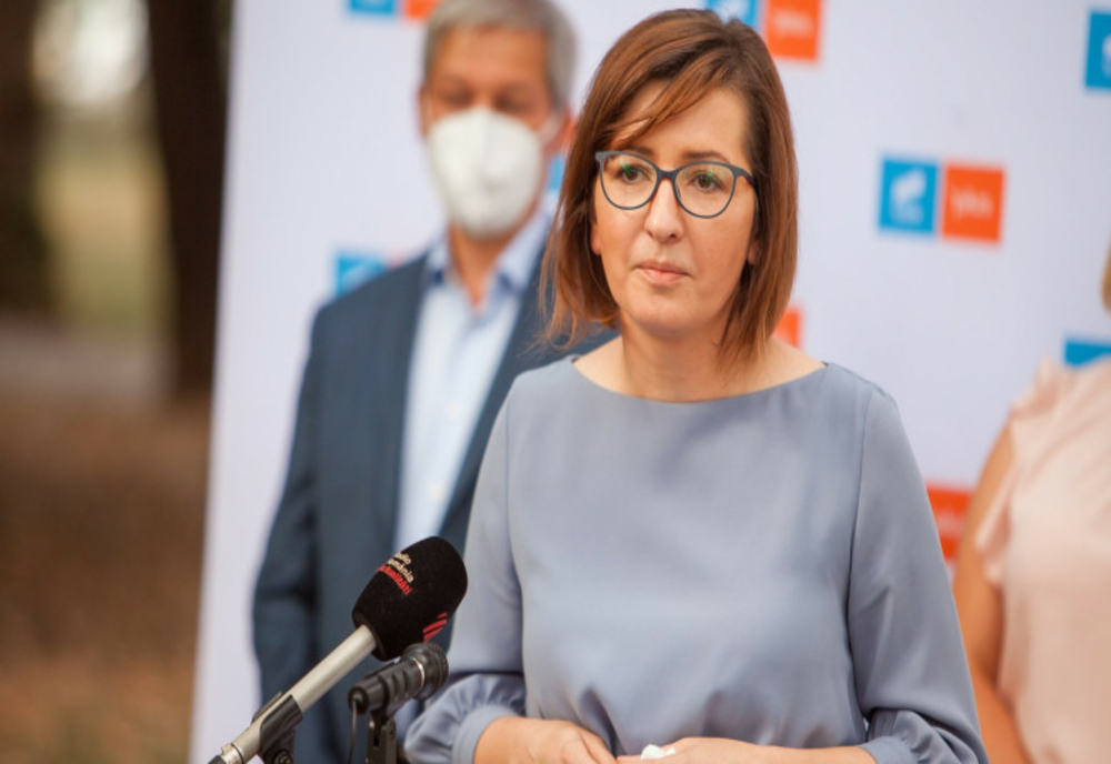 Ioana Mihăilă: În ziua cu recordul absolut de morţi de la începutul epidemiei, s-a născut monstruoasa coaliţie împotriva sănătăţii publice
