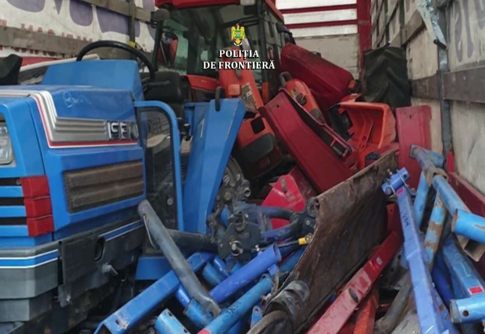VIDEO 18 tone de deșeuri descoperite în două autocamioane sosite din Turcia