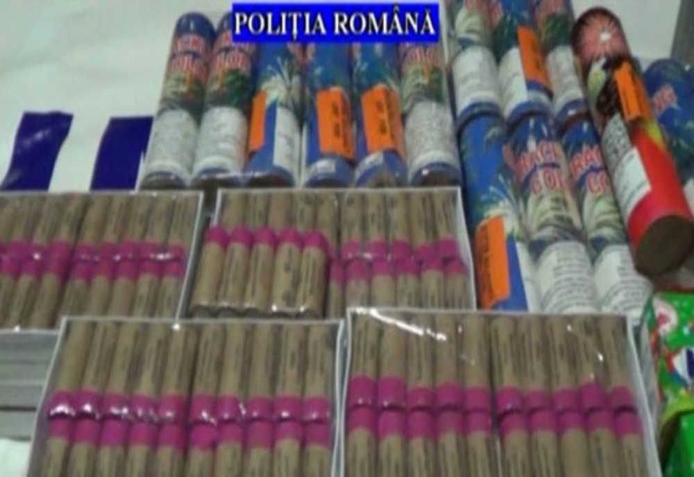 Prahova. Peste 200 de kilograme de articole pirotehnice descoperite de poliţişti în urma unei percheziţii domiciliare