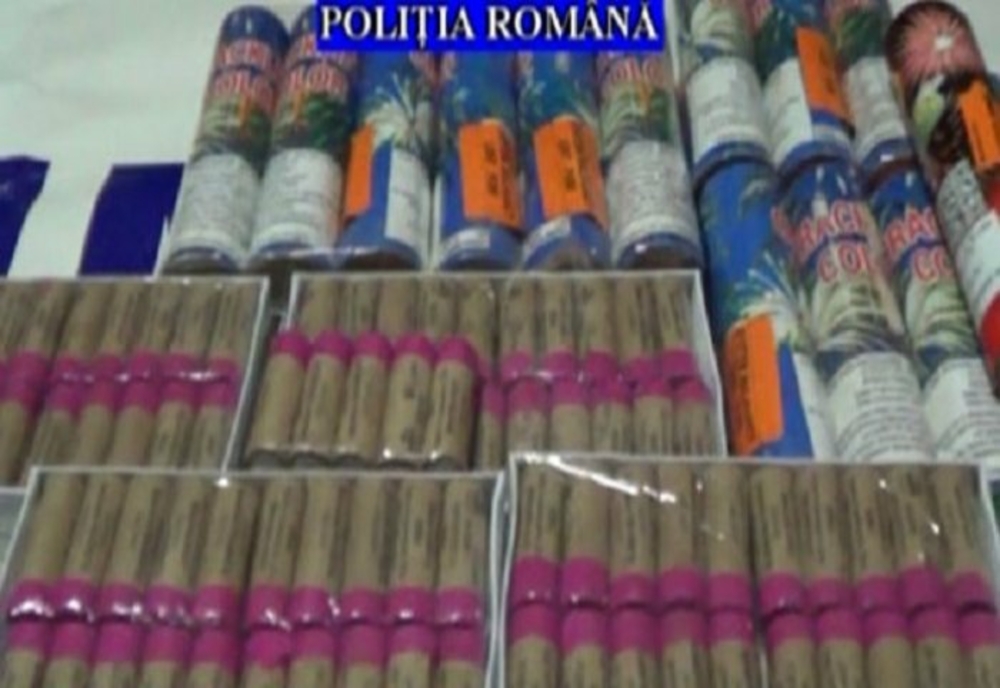 Sute de kilograme de artificii vândute din portbagaj, pe străzile din Ploiești