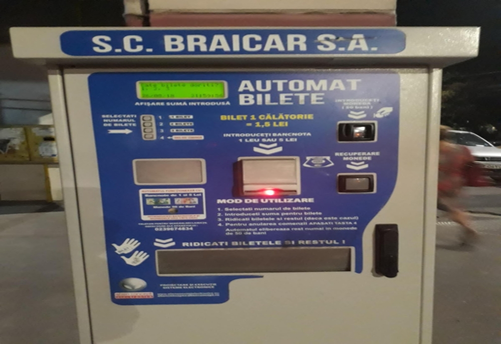 Patru tineri au spart mai multe automate de bilete Braicar