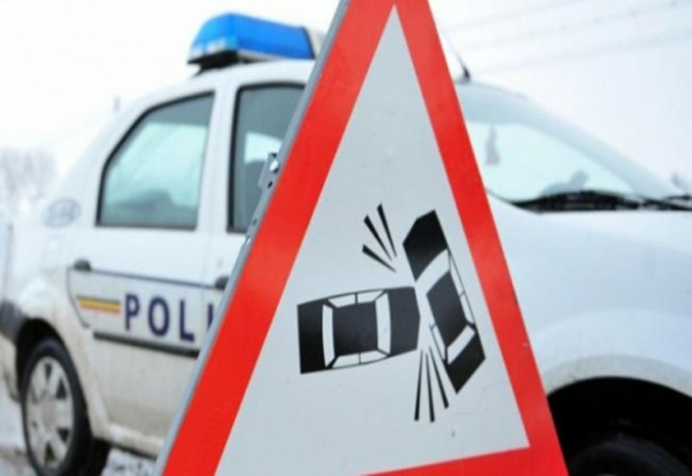 Accident rutier pe DN 6, în Caraș-Severin. Un camion s-a răsturnat pe șosea