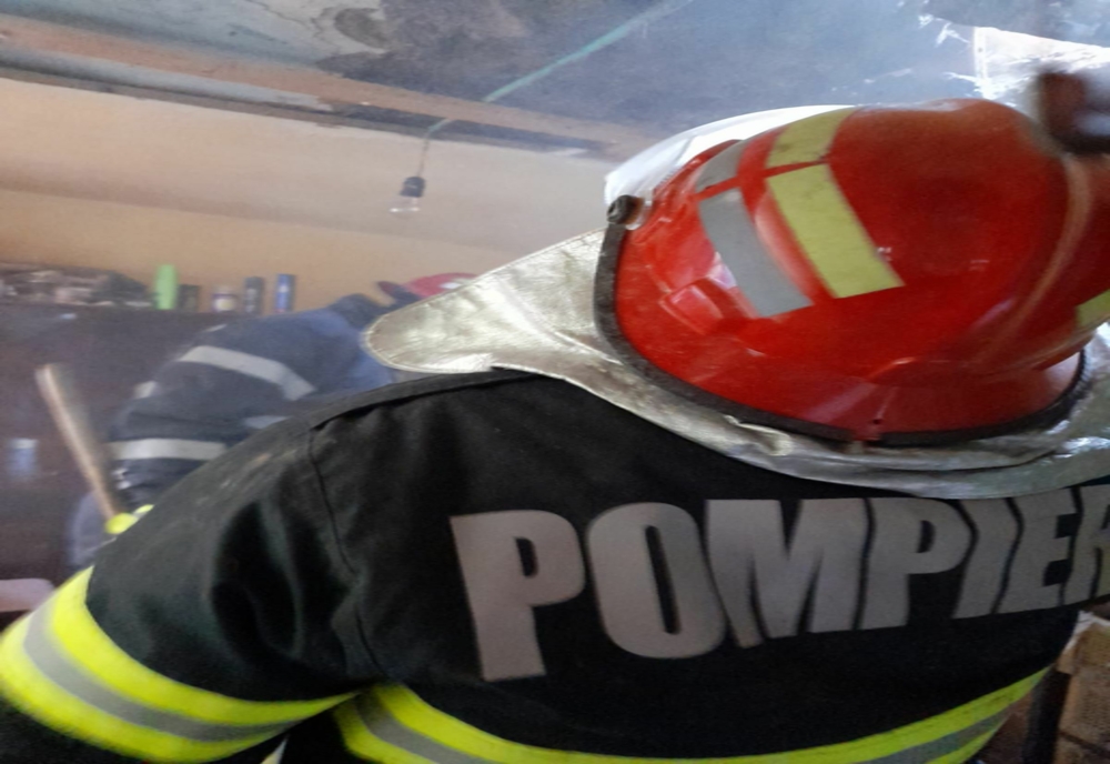 VIDEO. Un bătrân din Olt a murit, după ce a fost surprins de un incendiu în casă