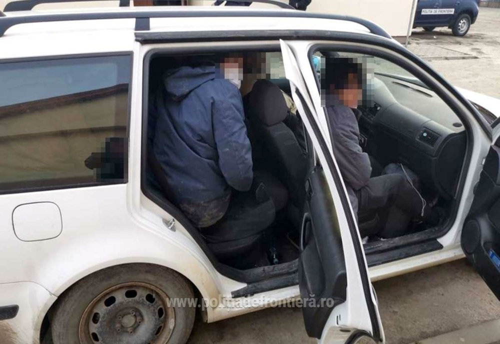 Şase afgani depistaţi într-un autoturism condus de un cetăţean român, la graniţa cu Serbia