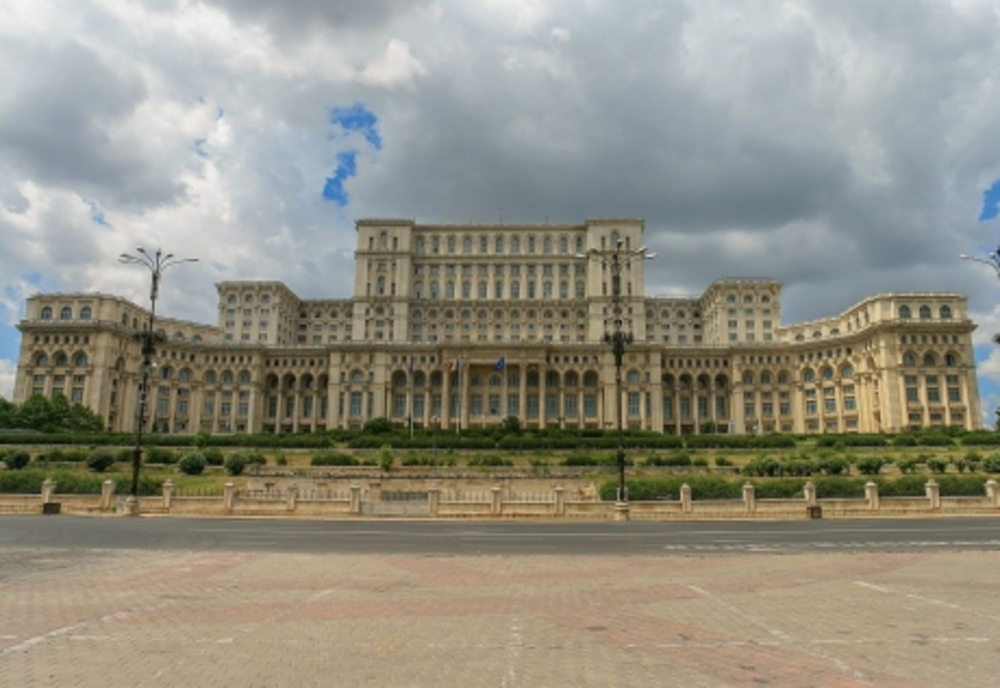 Spargere la Palatul Parlamentului. Un irlandez în stare de ebrietate a pătruns în cea mai bine păzită clădire din România