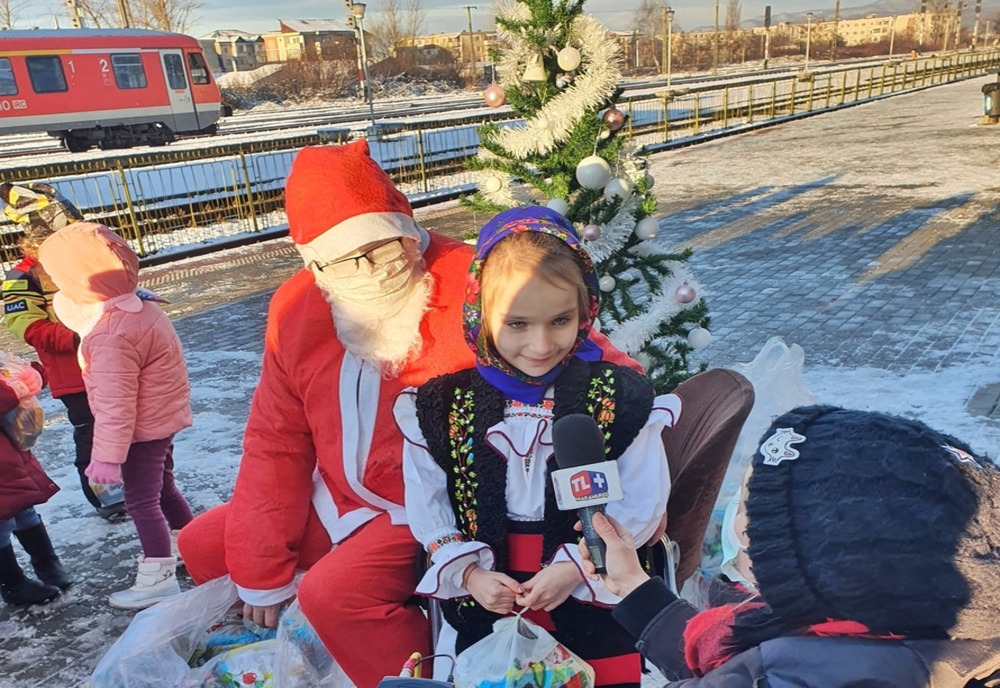 FOTO: Moș Crăciun a poposit în gara CFR din Baia Mare