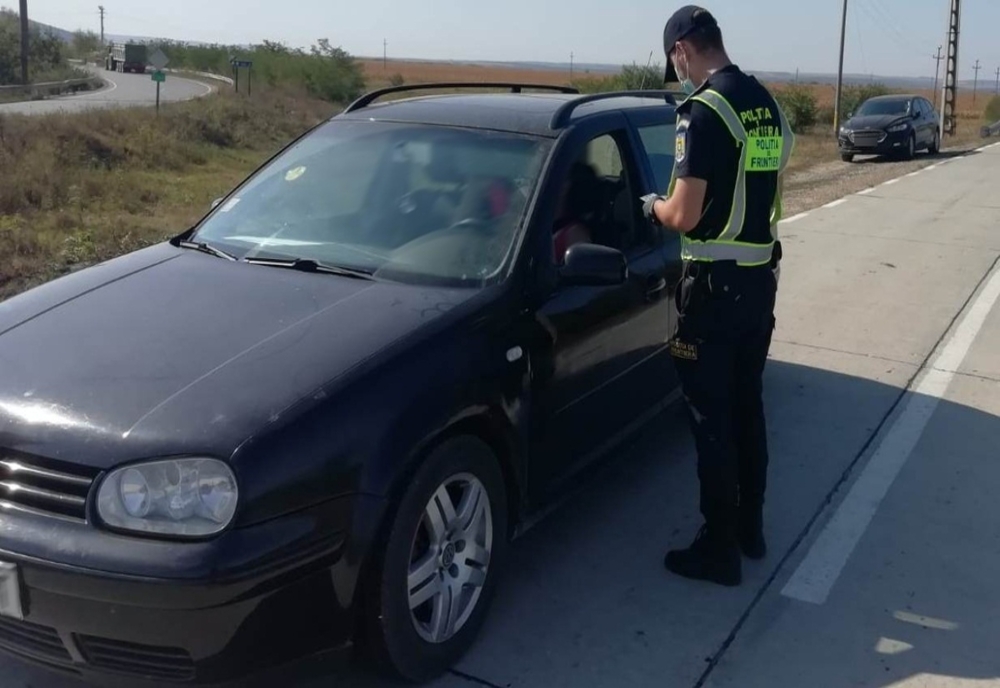 Minoră de 14 ani, depistată de polițiști la volanul unui autoturism