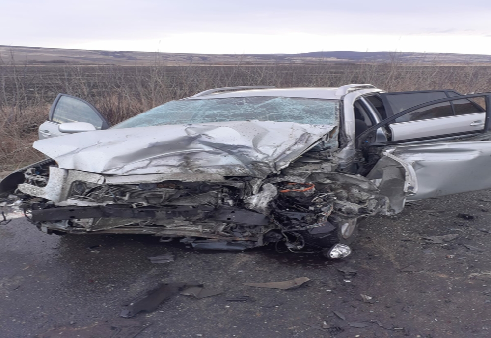 Trei persoane rănite în urma unui accident produs pe un drum din Vaslui