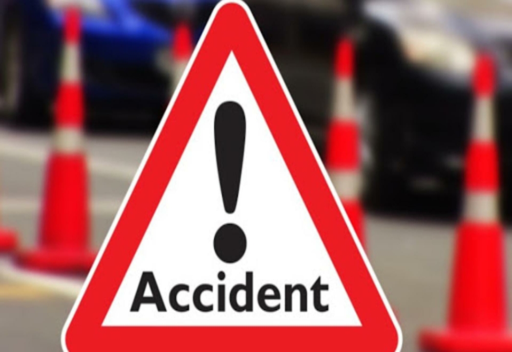 Accident pe DN 17, pe Valea Bârgăului! Autoturismul condus de un bărbat din Rodna a intrat în TIR-ul unui prahovean