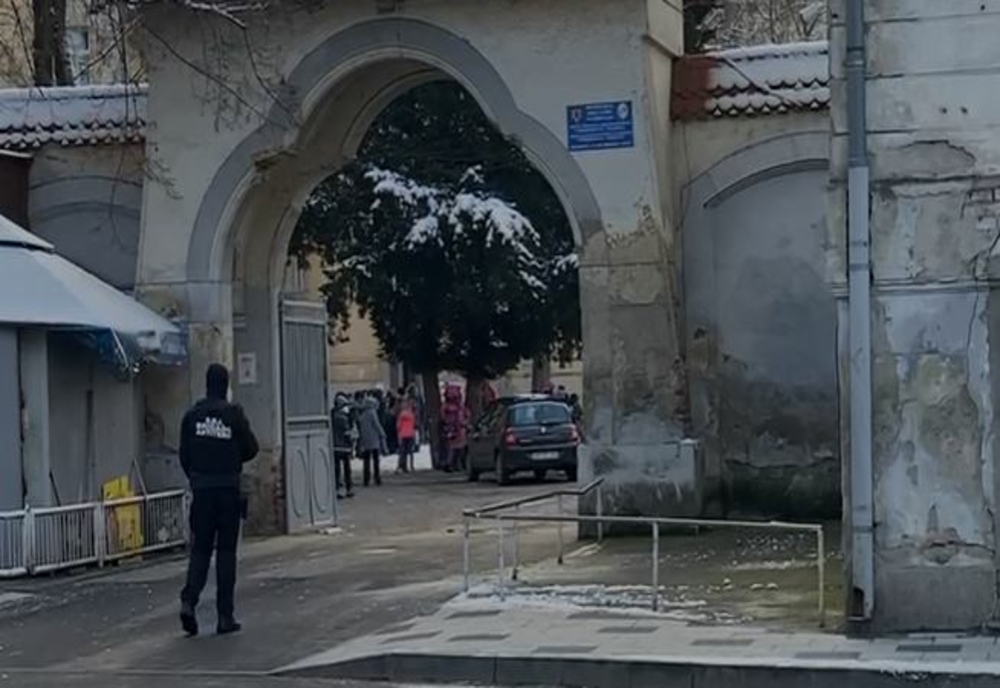 Liceu din Timișoara evacuat după o amenințare cu bombă