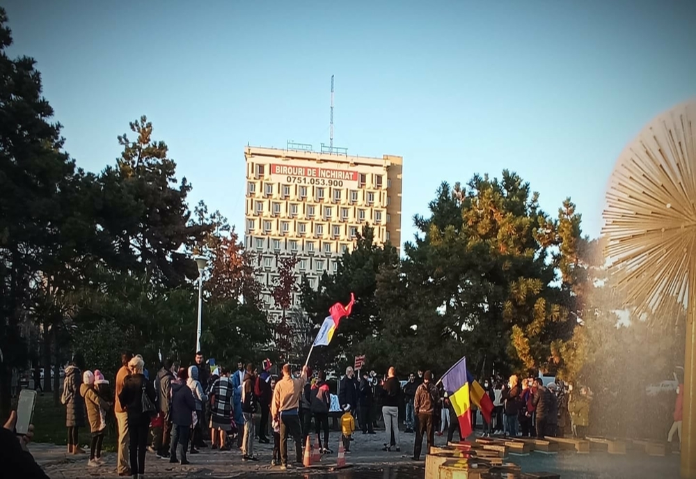 Trei protestatari gălățeni trimiși în judecată pentru că au blocat strada Domnească