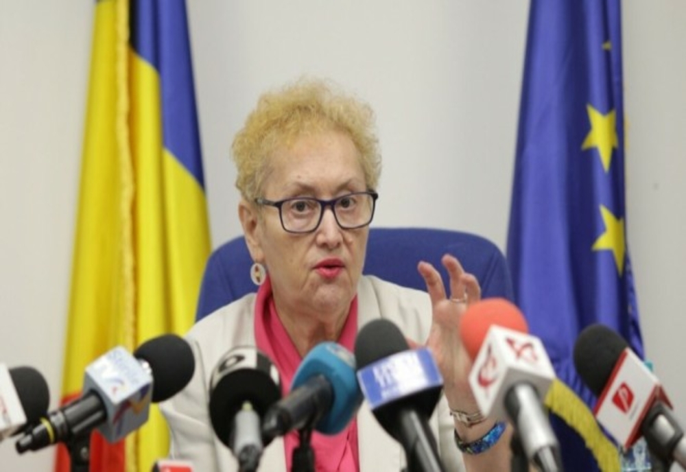 Avocatul Poporului: Constituția României nu permite suspendarea contractului de muncă din cauza certificatului verde