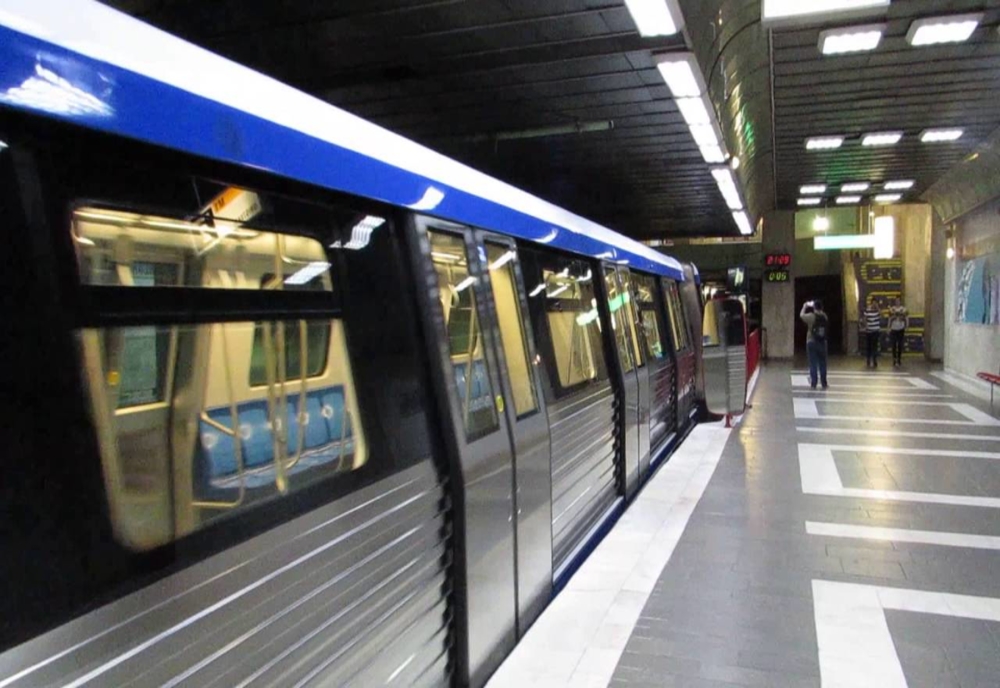 Metrorex introduce în circulație toate garniturile de metrou disponibile