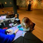 Manichiură printre capodopere | Muzeul Van Gogh din Amsterdam devine salon de înfrumusețare