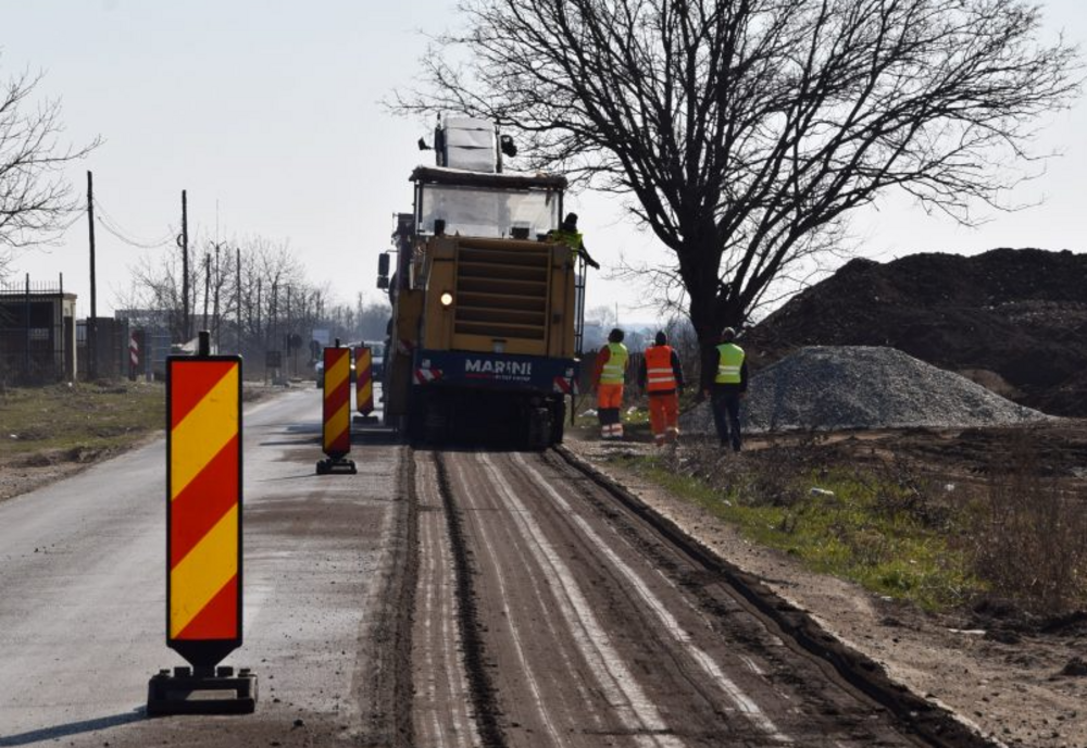 Consiliul Judeţean Caraș-Severin va schimba modul de lucru privind repararea drumurilor