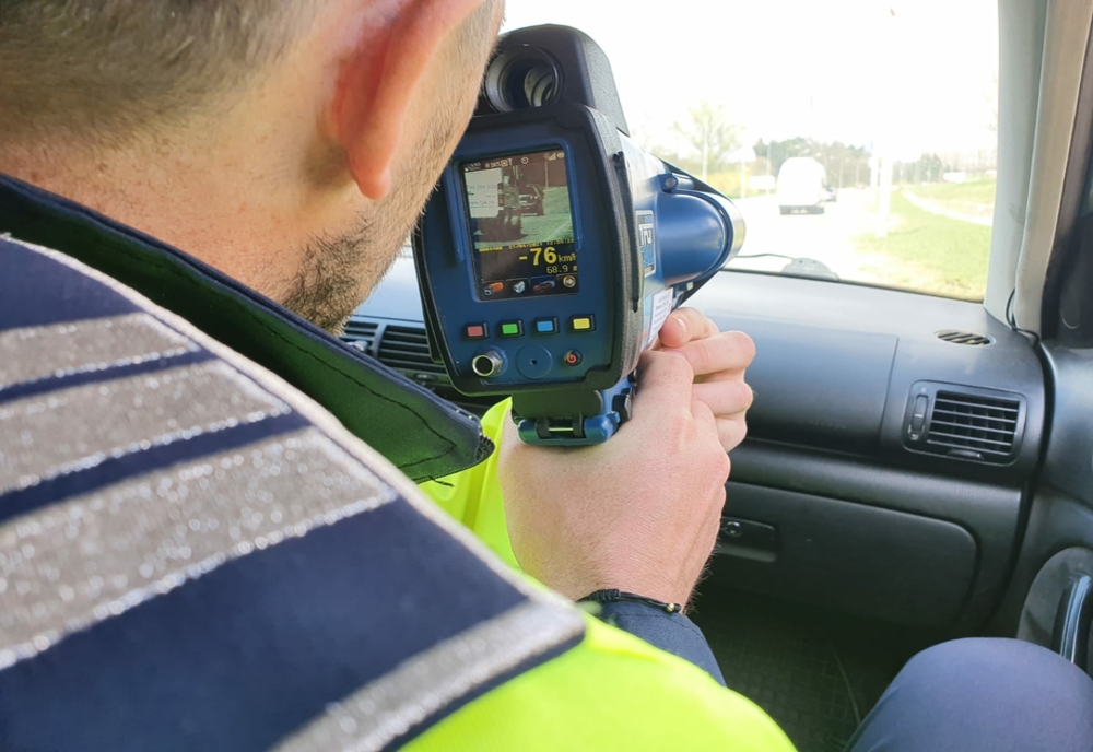 Olt: Şofer luat de radar cu 142 km/h, în Pleşoiu