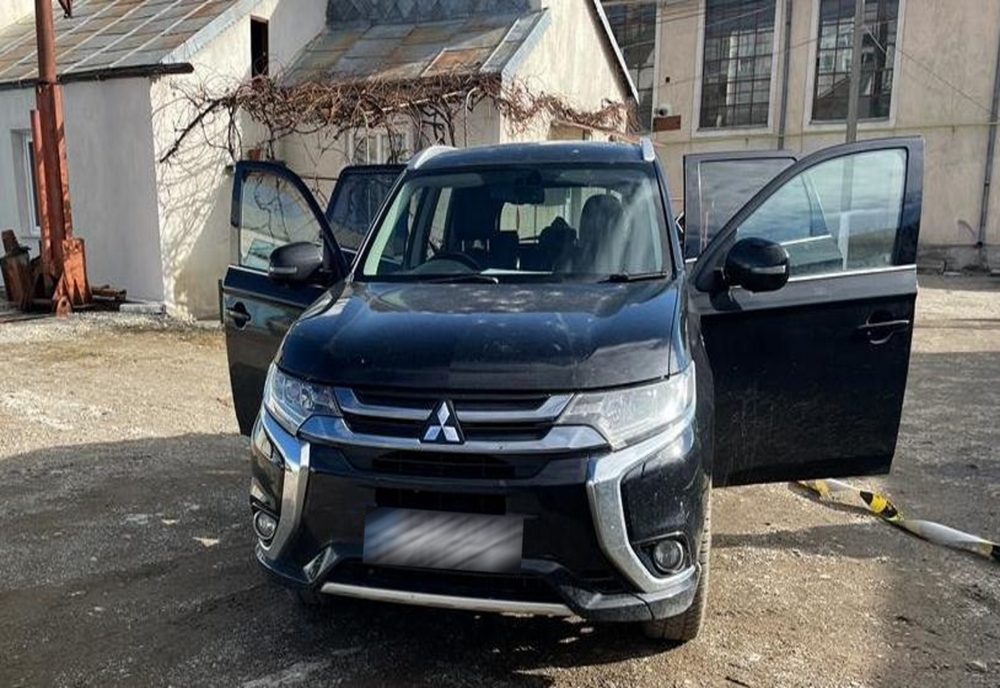 Mașină declarată furată în Marea Britanie, găsită în Botoșani