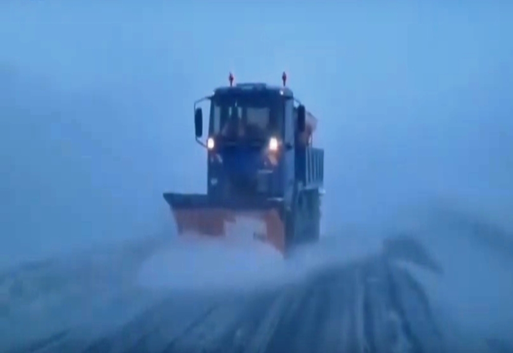 Viscol la Rânca. Drum închis de la Novaci în sus (VIDEO)