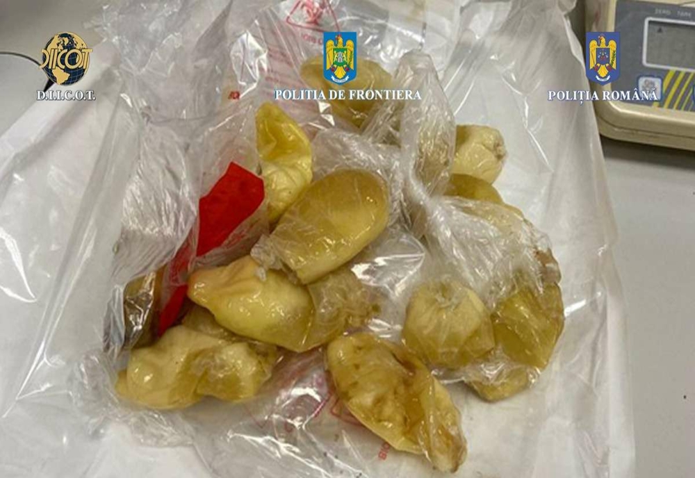 O braziliancă a fost prinsă pe Aeroportul Otopeni cu un kilogram de cocaină în stomac