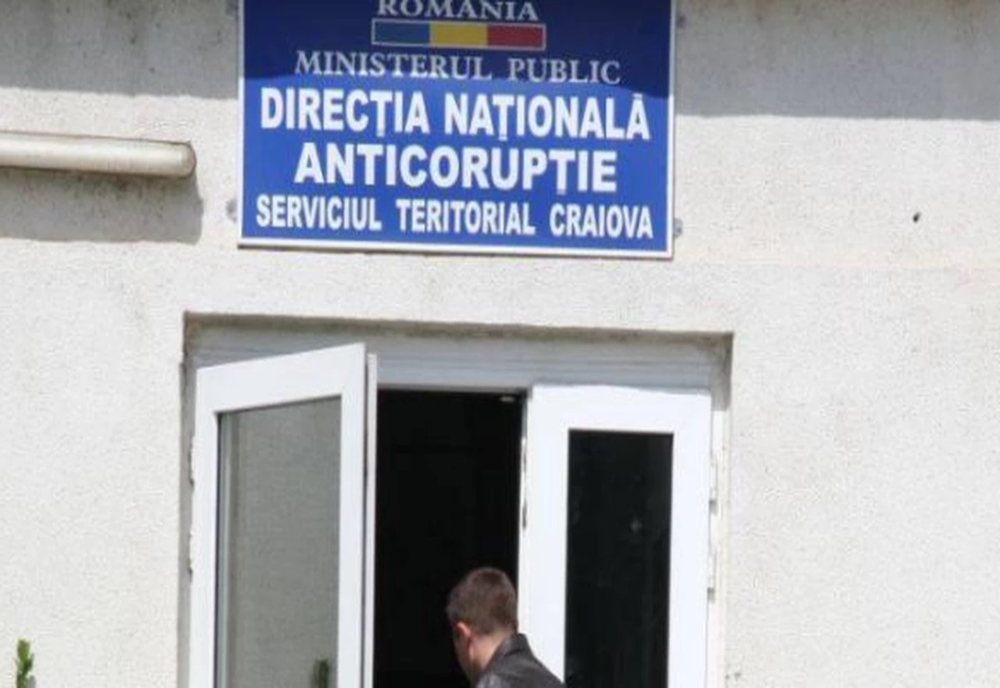 Italieni cu afaceri în România, trimişi în judecată de DNA Craiova