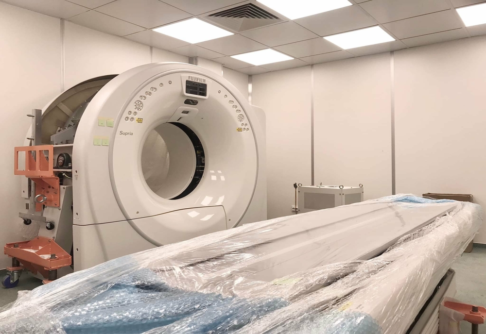 Computer tomograf și aparat pentru radiologie la Spitalul TBC din Galați