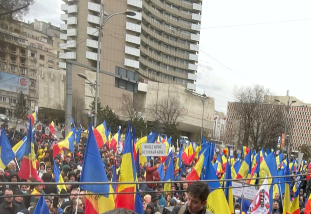 Protest de amploare condus de liderul AUR, George Simion, în centrul Bucurestiului