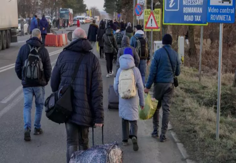 Autocare și mâncare pentru refugiaţii din Ucraina care ajung în Vama Siret