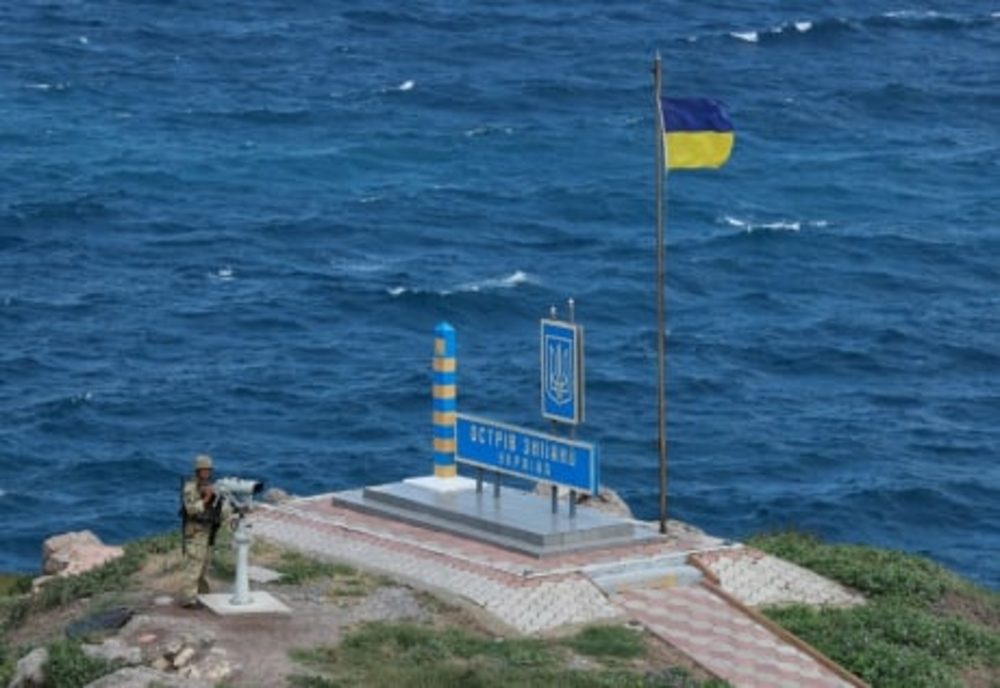 Ucraina anunță că „două ținte neidentificate” s-au apropiat de Insula Șerpilor, în Marea Neagră