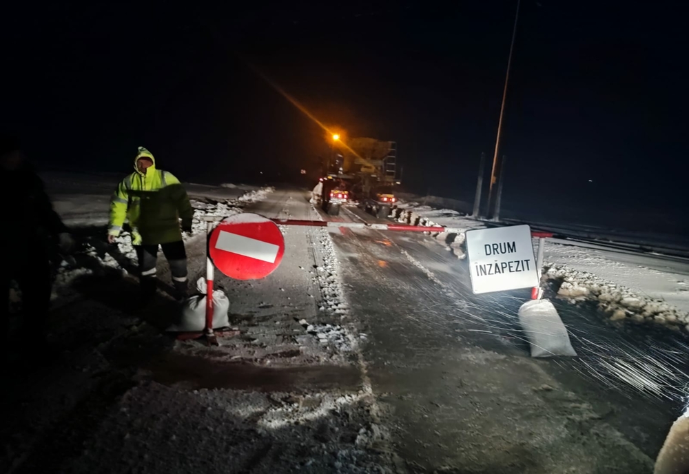 FOTO VIDEO Iarna pune “stăpânire” pe județul Constanța. Drumuri închise din cauza viscolului
