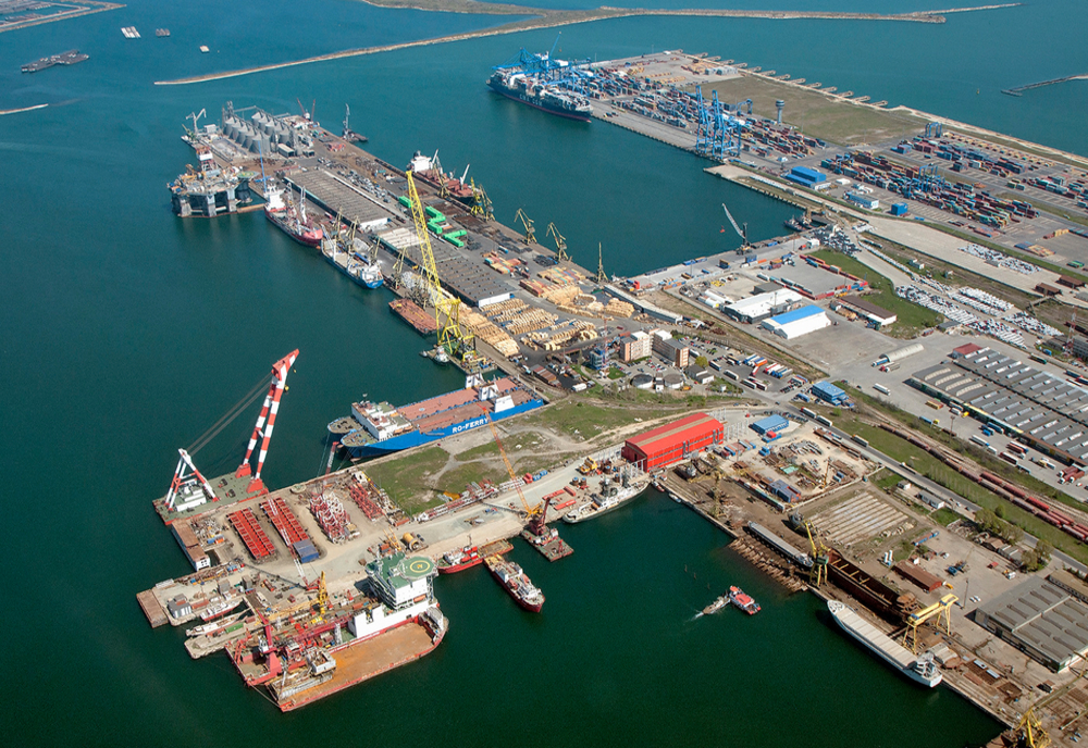Trafic record de mărfuri în porturile maritime românești în 2021. În top cerealele și petrolul