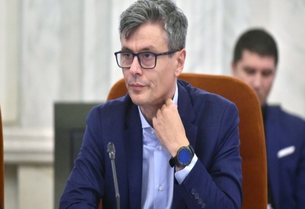 Dezbateri suspendate în Parlament: Virgil Popescu bruscat de George Simion! ”E pentru prima oară în istorie când un ministru este agresat fizic”