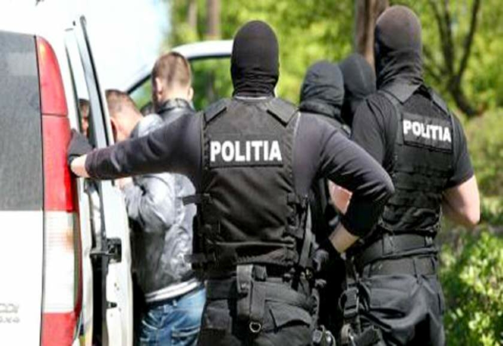 Teleorman: Hoţi reţinuţi de poliţşti, în urma unor percheziţii