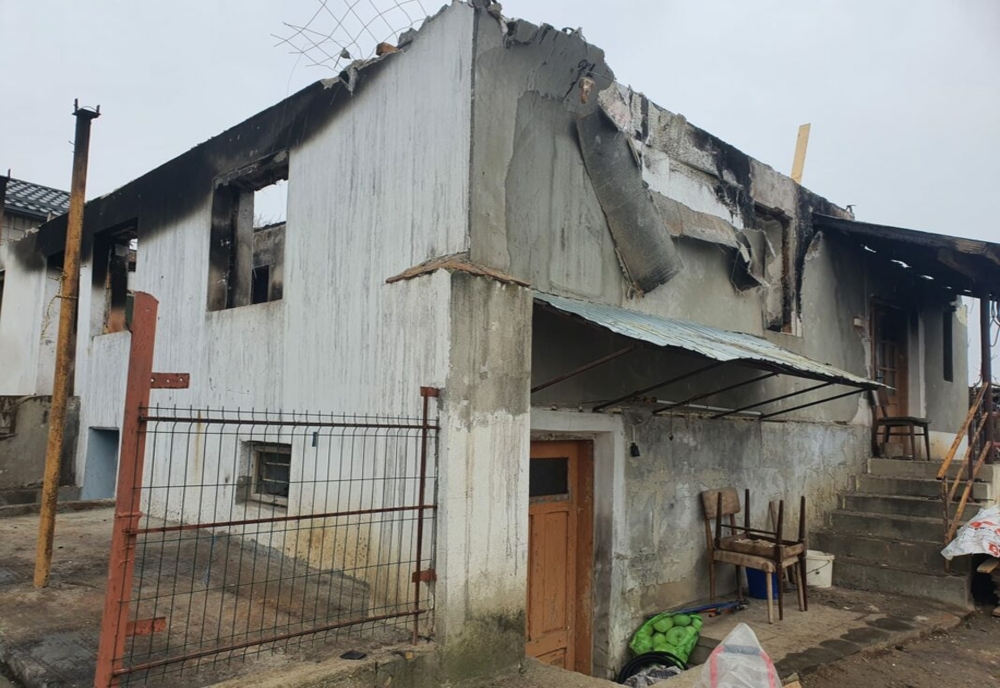O familie din Dolj, a cărei casă a fost distrusă într-un incendiu, are nevoie de ajutor
