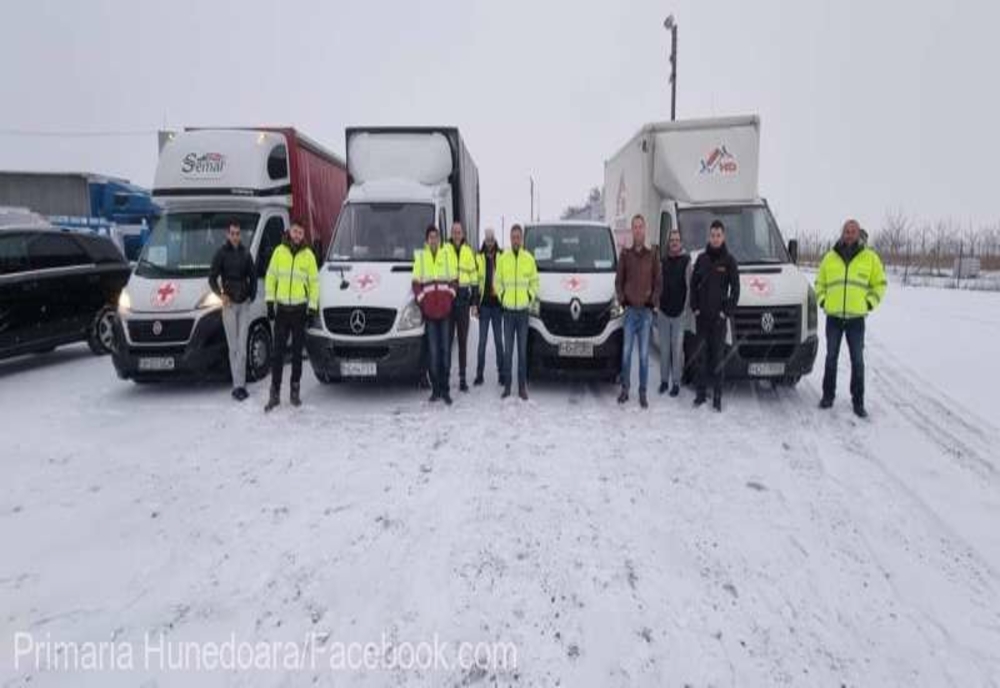 Primăria Hunedoara a trimis un convoi umanitar cu ajutoare pentru Spitalul de Pediatrie Cernăuţi