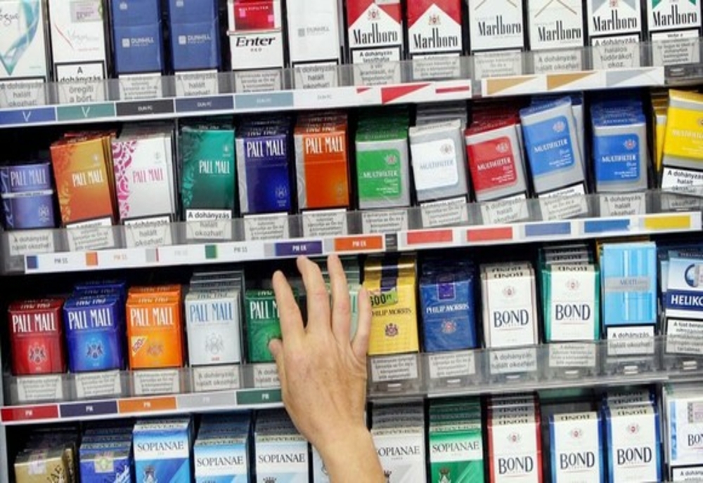 Țara care interzice vânzarea țigărilor tinerilor născuți după 2010