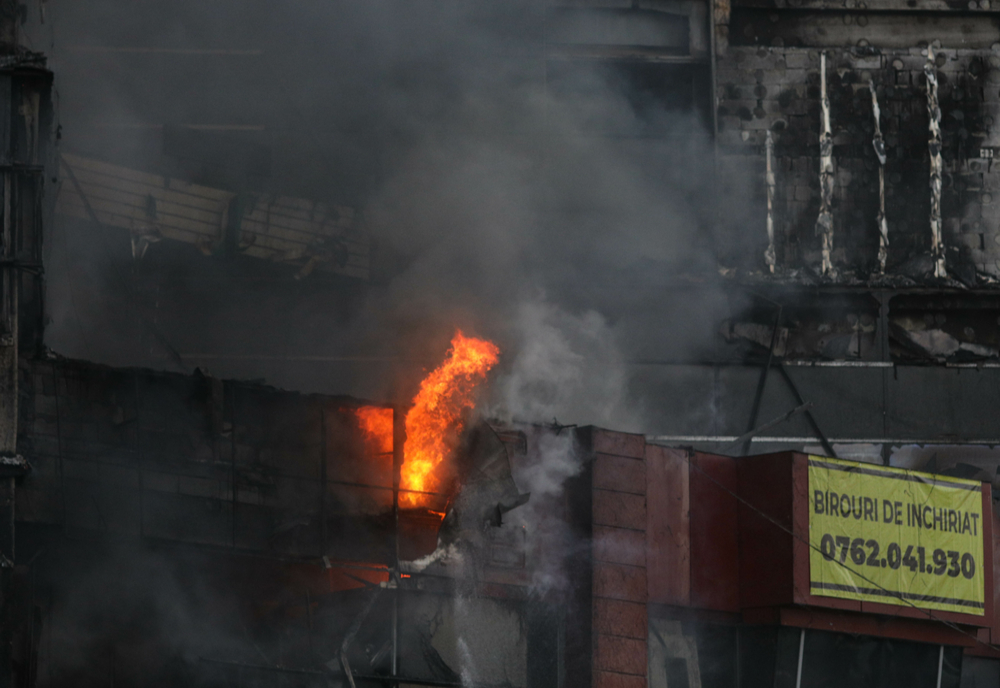 Centrul comercial din sectorul 5 care a luat foc nu avea autorizație pentru securitate la incendiu